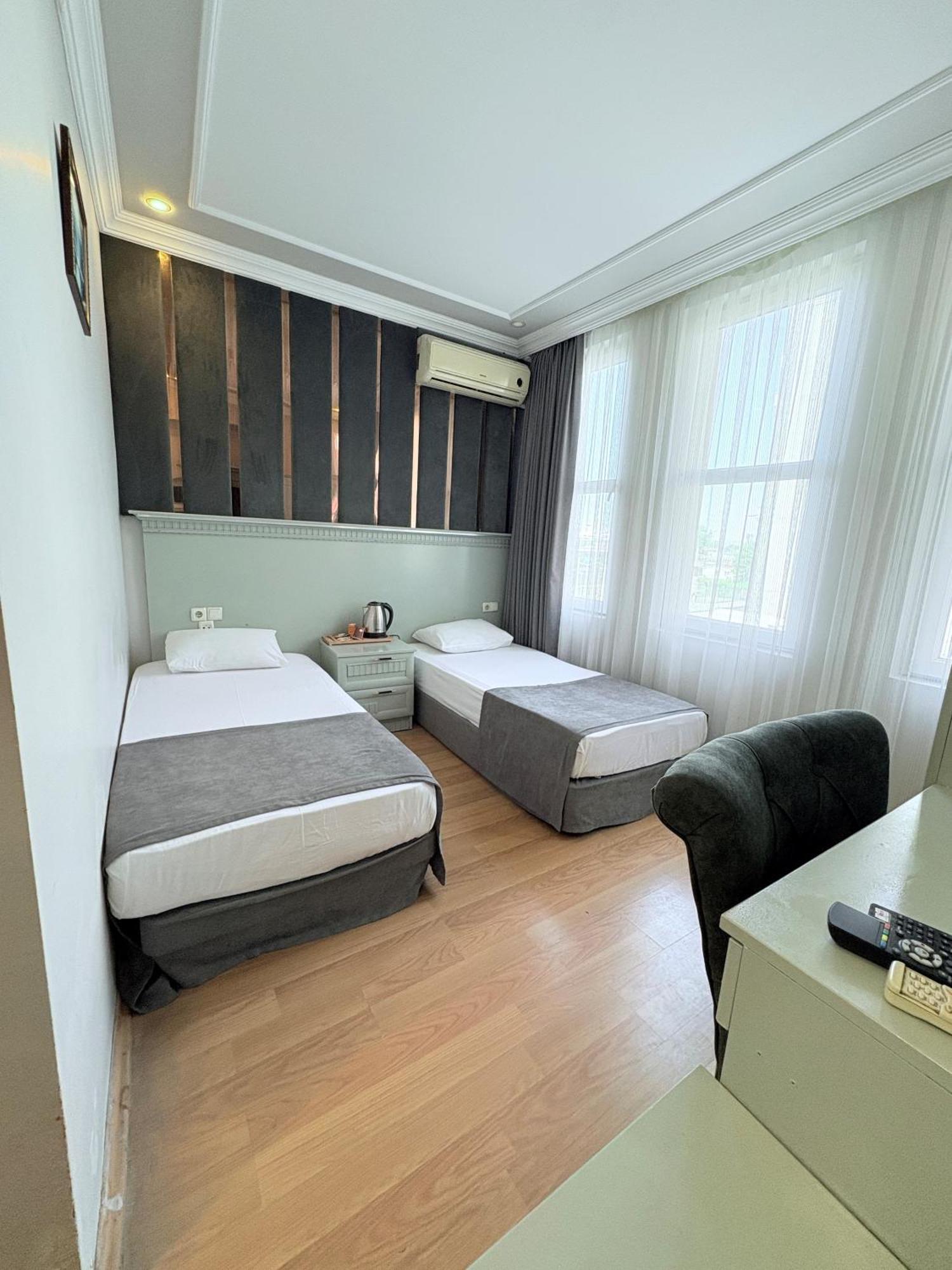Grand Hurriyet Hotel อิสตันบูล ภายนอก รูปภาพ